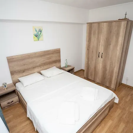 Апартаменти Radora *